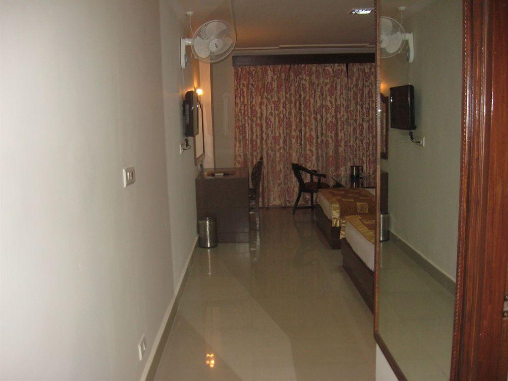 Bodhgaya Regency Hotel מראה חיצוני תמונה